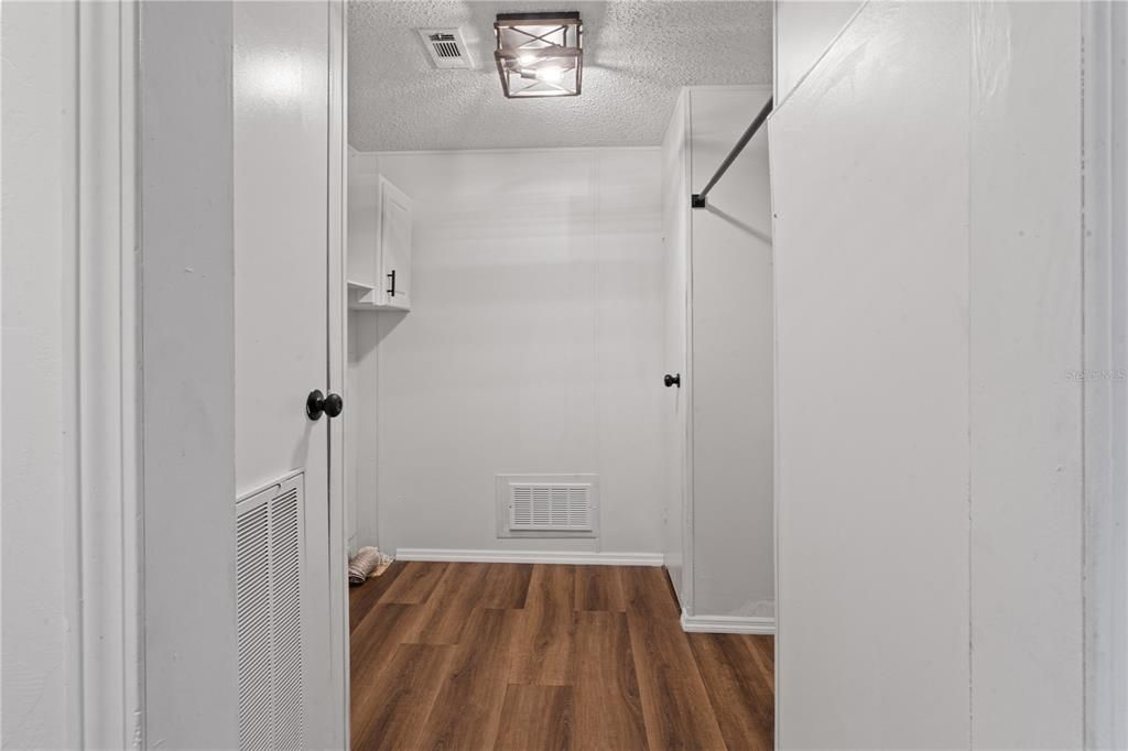 For Sale: $234,997 (3 beds, 2 baths, 1550 Square Feet)