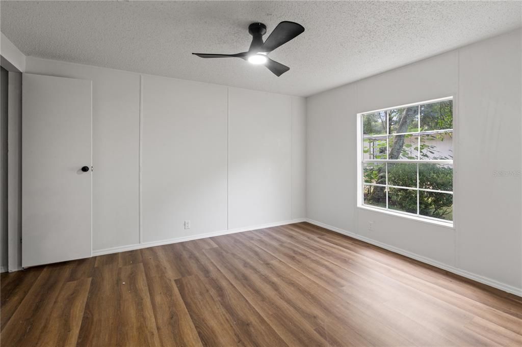 For Sale: $234,997 (3 beds, 2 baths, 1550 Square Feet)