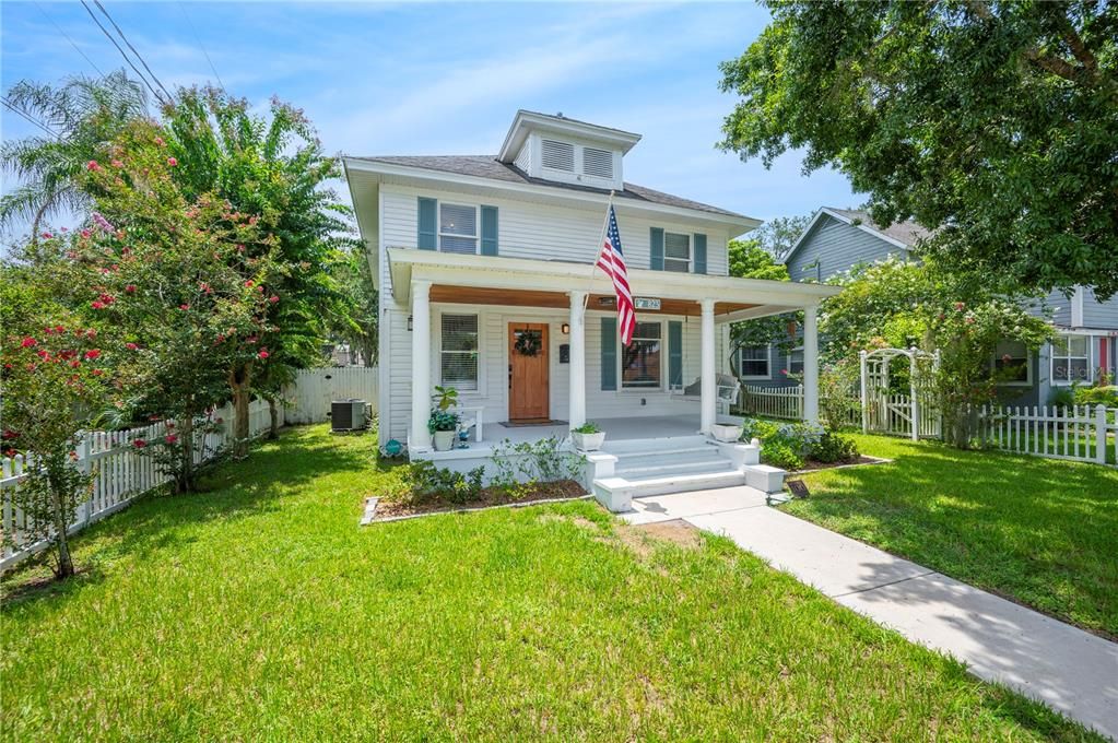 Active With Contract: $529,900 (4 beds, 3 baths, 1945 Square Feet)