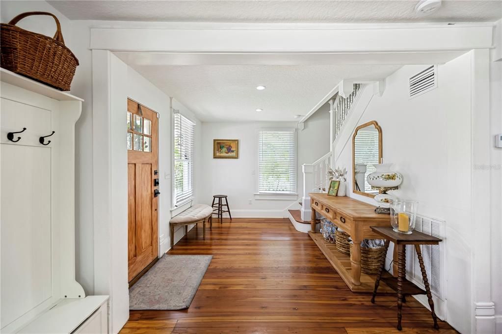 Active With Contract: $529,900 (4 beds, 3 baths, 1945 Square Feet)