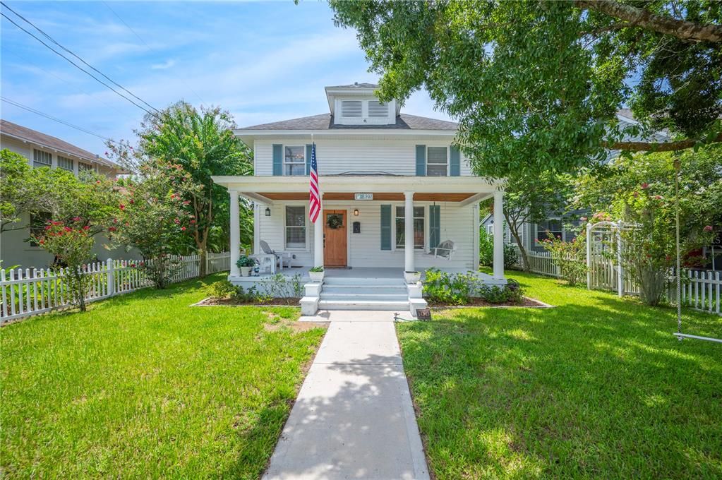 Active With Contract: $529,900 (4 beds, 3 baths, 1945 Square Feet)