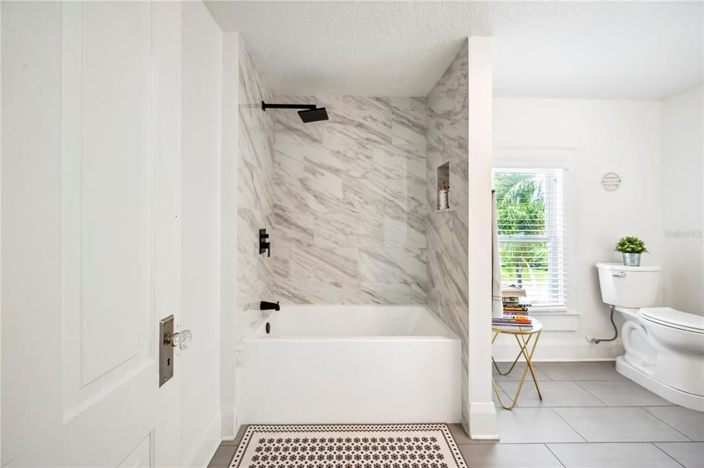 Active With Contract: $529,900 (4 beds, 3 baths, 1945 Square Feet)