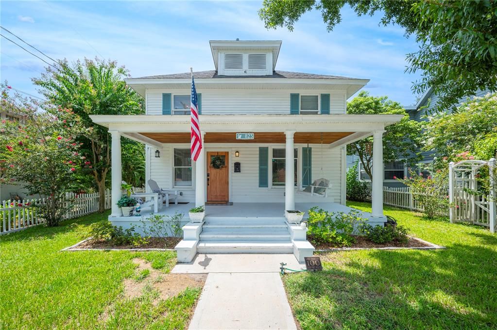 Active With Contract: $529,900 (4 beds, 3 baths, 1945 Square Feet)