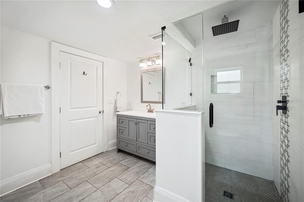 Active With Contract: $529,900 (4 beds, 3 baths, 1945 Square Feet)