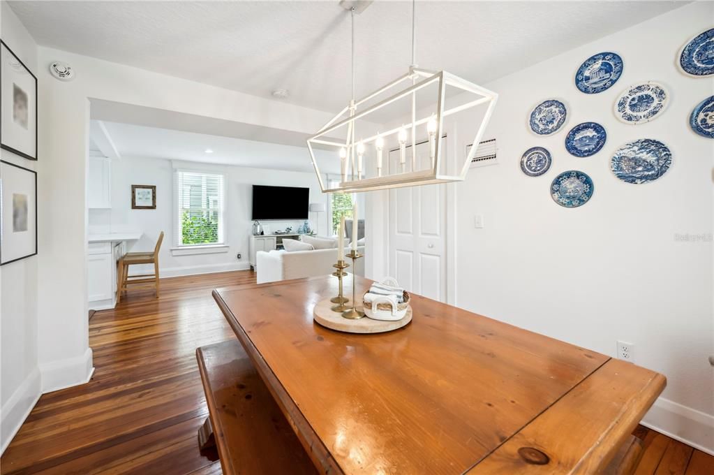 Active With Contract: $529,900 (4 beds, 3 baths, 1945 Square Feet)