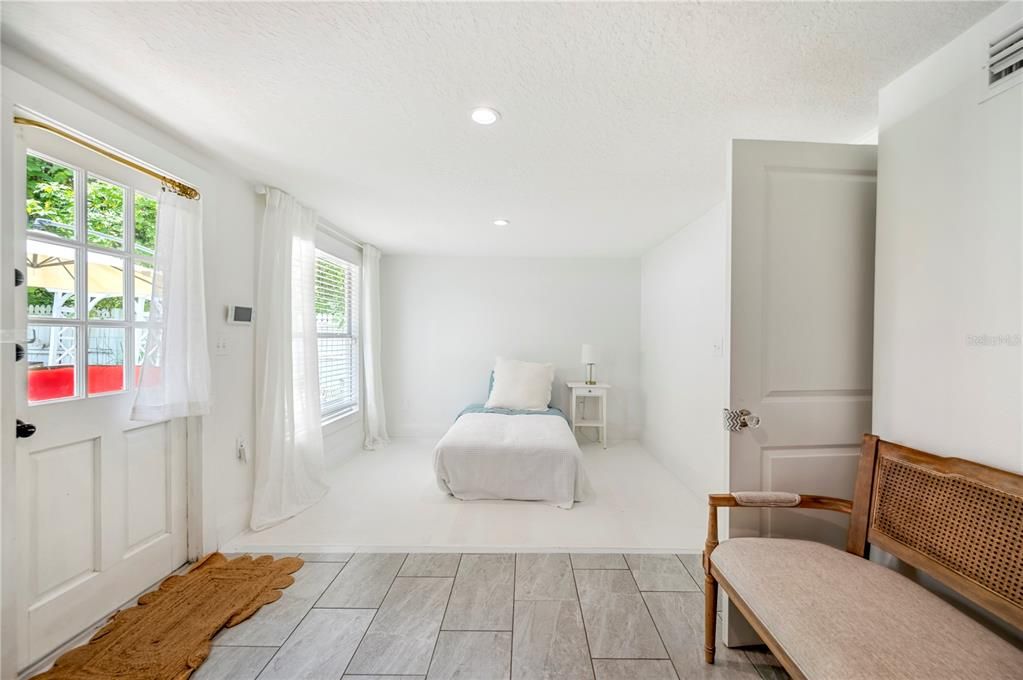 Active With Contract: $529,900 (4 beds, 3 baths, 1945 Square Feet)