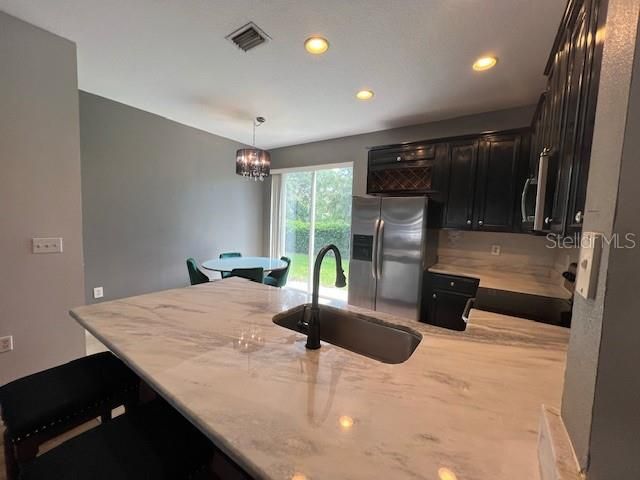 待售: $277,500 (2 贝兹, 2 浴室, 1210 平方英尺)