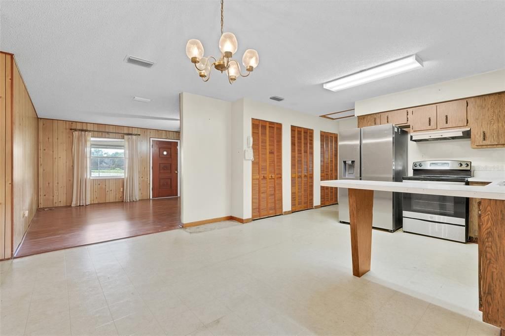 待售: $539,000 (2 贝兹, 1 浴室, 1200 平方英尺)