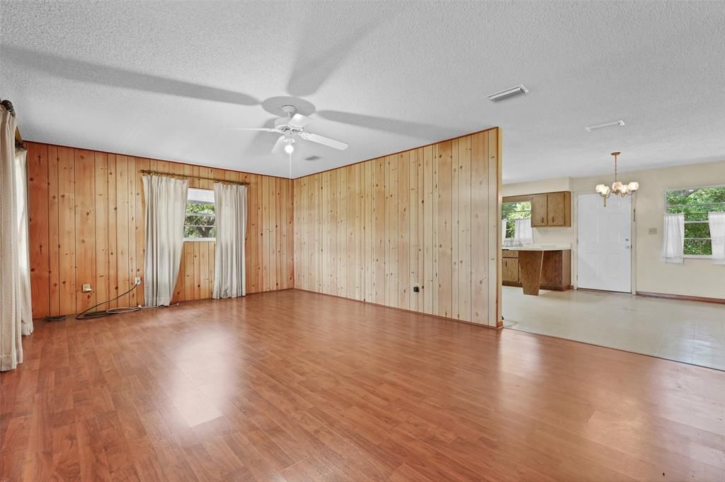 待售: $539,000 (2 贝兹, 1 浴室, 1200 平方英尺)