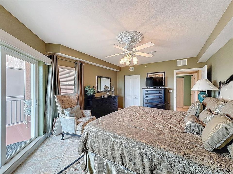 待售: $370,000 (2 贝兹, 2 浴室, 1283 平方英尺)