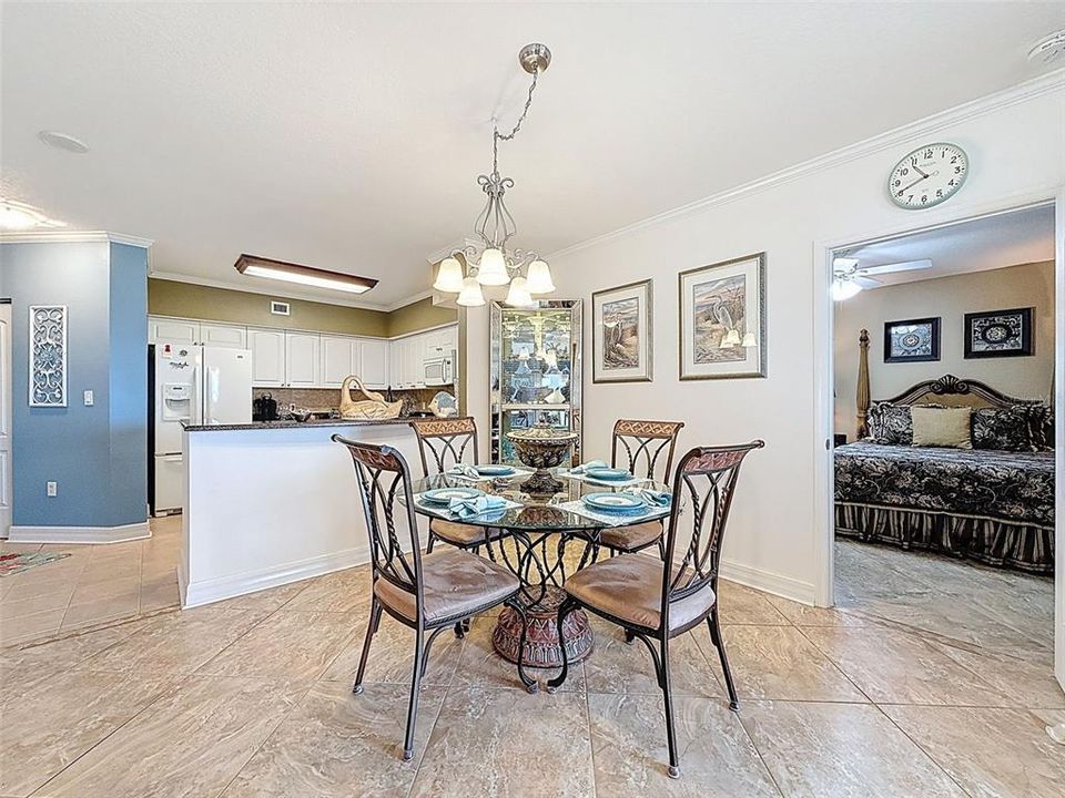 待售: $370,000 (2 贝兹, 2 浴室, 1283 平方英尺)