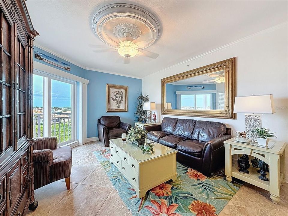 待售: $370,000 (2 贝兹, 2 浴室, 1283 平方英尺)