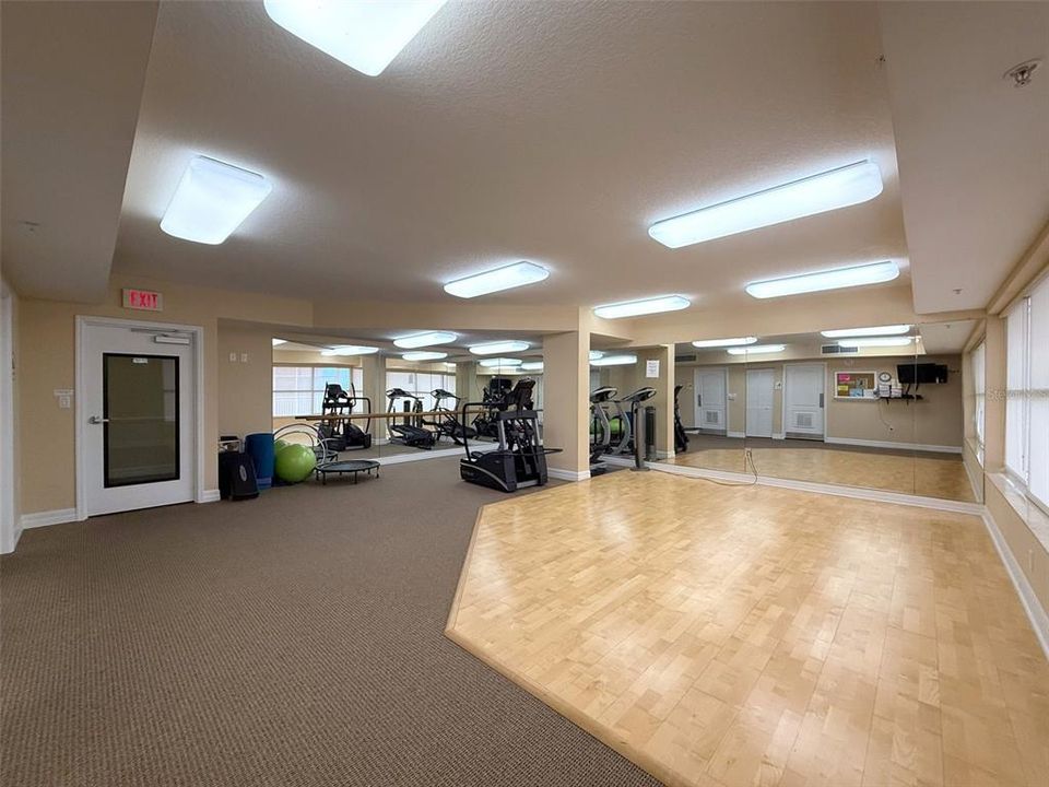 待售: $370,000 (2 贝兹, 2 浴室, 1283 平方英尺)