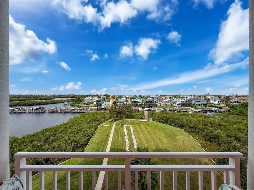 待售: $370,000 (2 贝兹, 2 浴室, 1283 平方英尺)