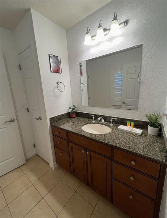 For Sale: $340,000 (3 beds, 3 baths, 1755 Square Feet)