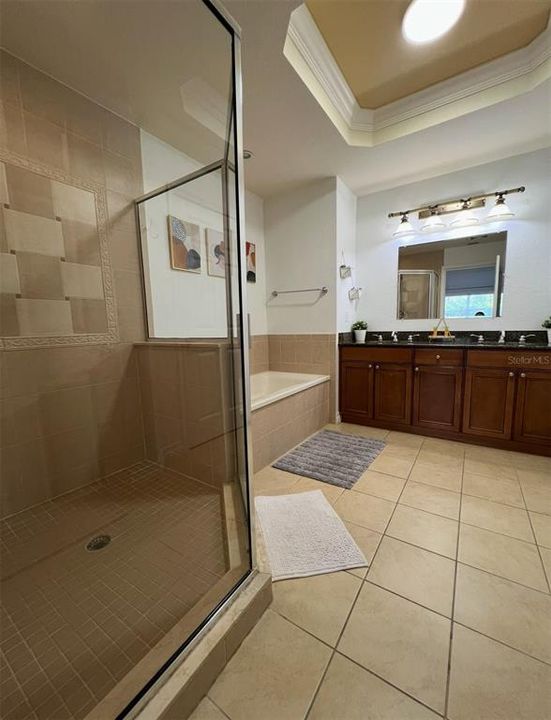 For Sale: $340,000 (3 beds, 3 baths, 1755 Square Feet)