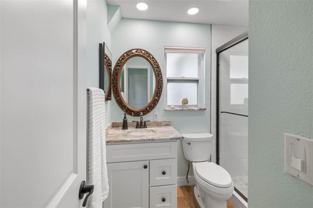 待售: $474,500 (2 贝兹, 1 浴室, 832 平方英尺)