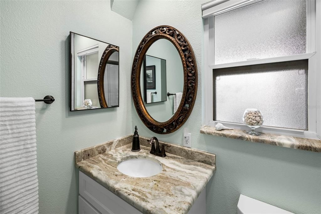 待售: $474,500 (2 贝兹, 1 浴室, 832 平方英尺)