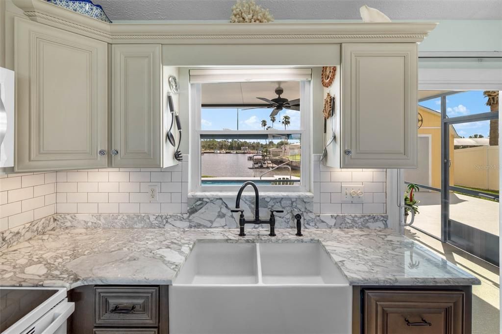 待售: $474,500 (2 贝兹, 1 浴室, 832 平方英尺)