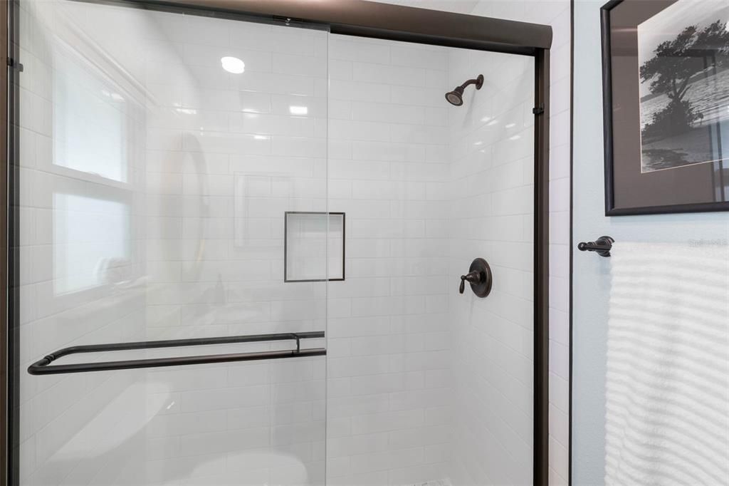 待售: $474,500 (2 贝兹, 1 浴室, 832 平方英尺)