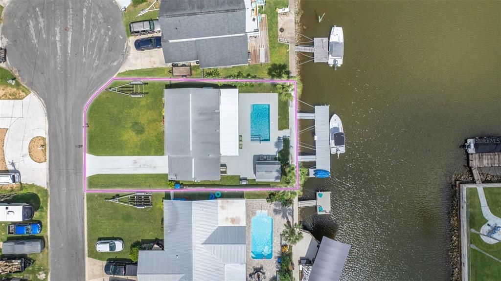 待售: $474,500 (2 贝兹, 1 浴室, 832 平方英尺)