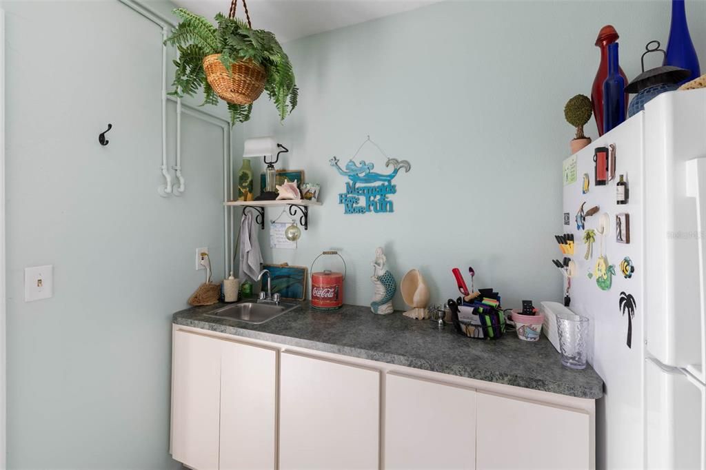 待售: $474,500 (2 贝兹, 1 浴室, 832 平方英尺)