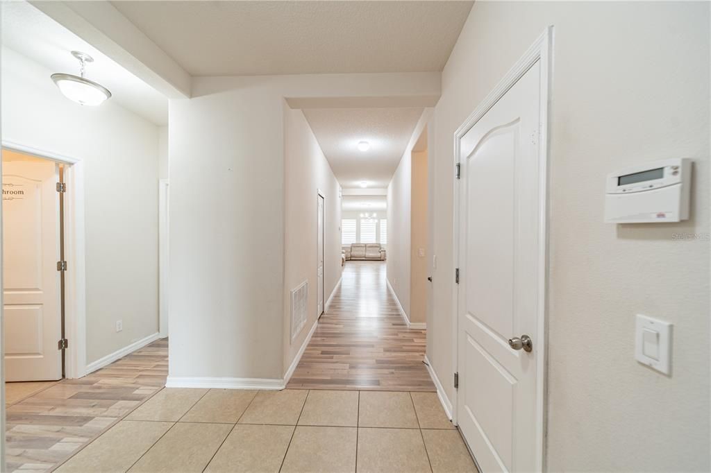 Под контрактом: $2,800 (4 спален, 2 ванн, 1980 Квадратных фут)