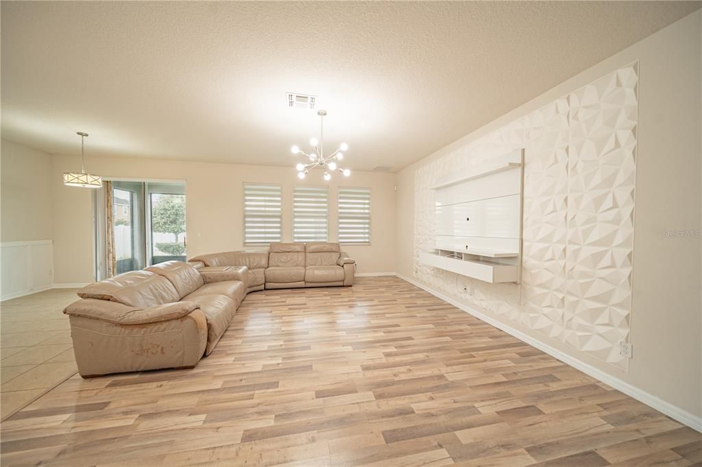 Под контрактом: $2,800 (4 спален, 2 ванн, 1980 Квадратных фут)