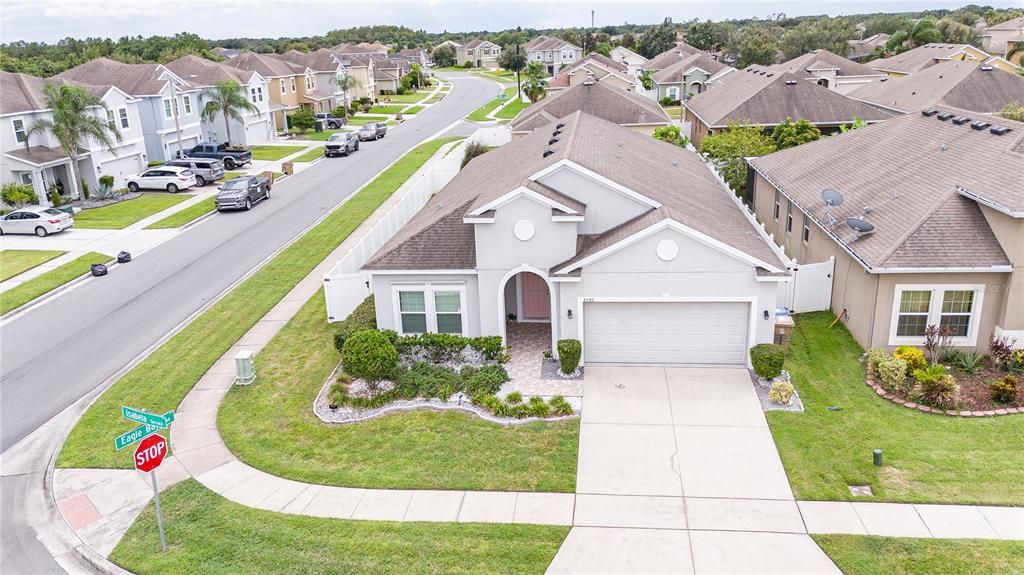 Под контрактом: $2,800 (4 спален, 2 ванн, 1980 Квадратных фут)