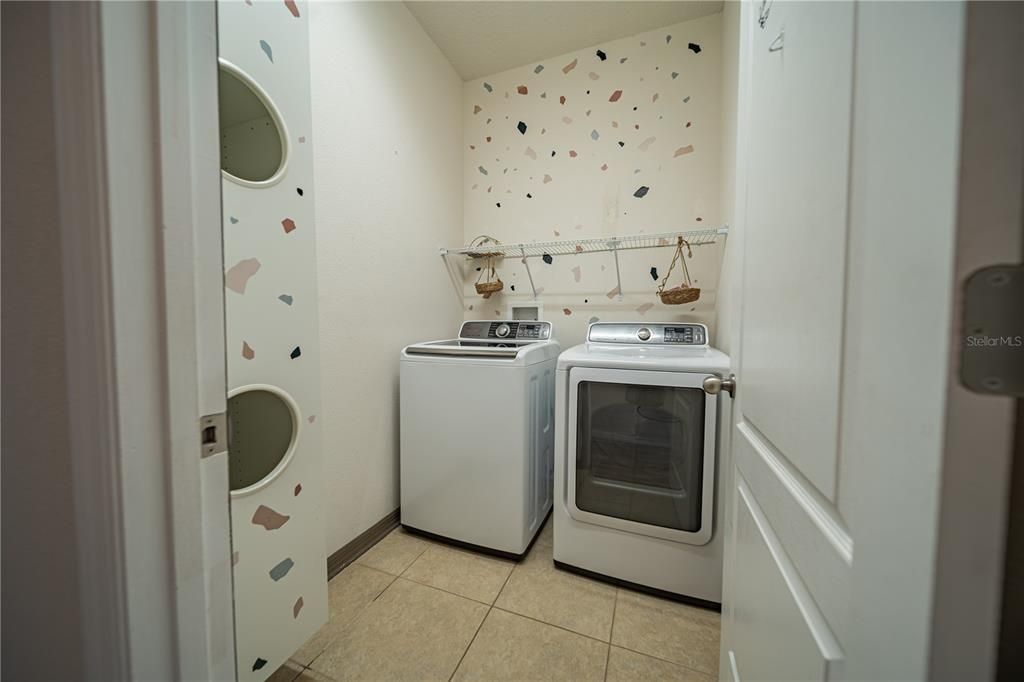 Под контрактом: $2,800 (4 спален, 2 ванн, 1980 Квадратных фут)