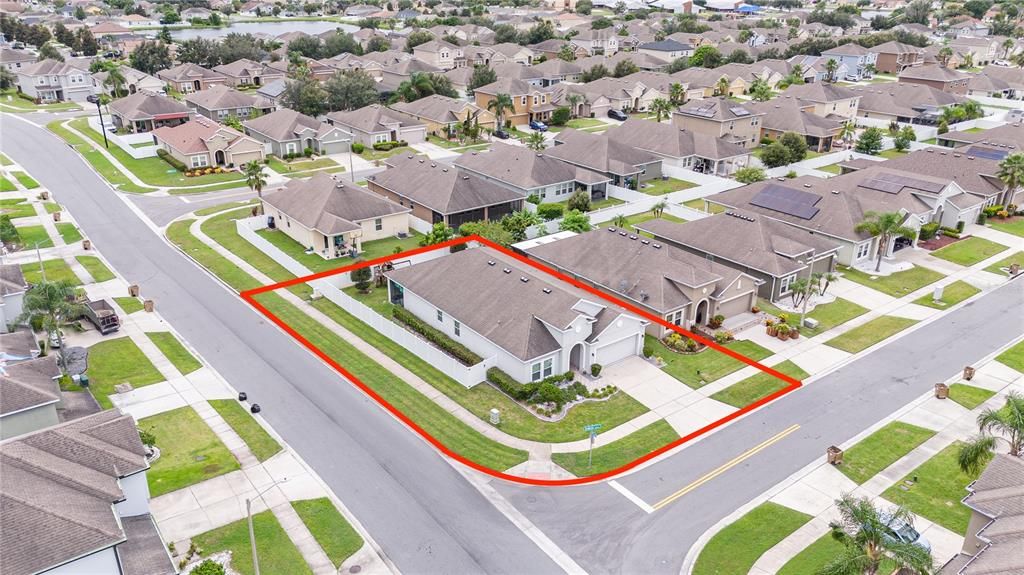 Под контрактом: $2,800 (4 спален, 2 ванн, 1980 Квадратных фут)