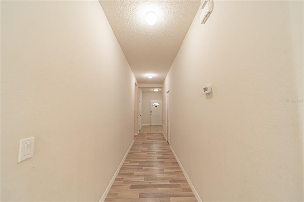 Под контрактом: $2,800 (4 спален, 2 ванн, 1980 Квадратных фут)