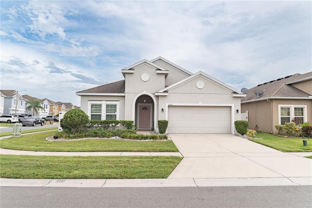 Под контрактом: $2,800 (4 спален, 2 ванн, 1980 Квадратных фут)