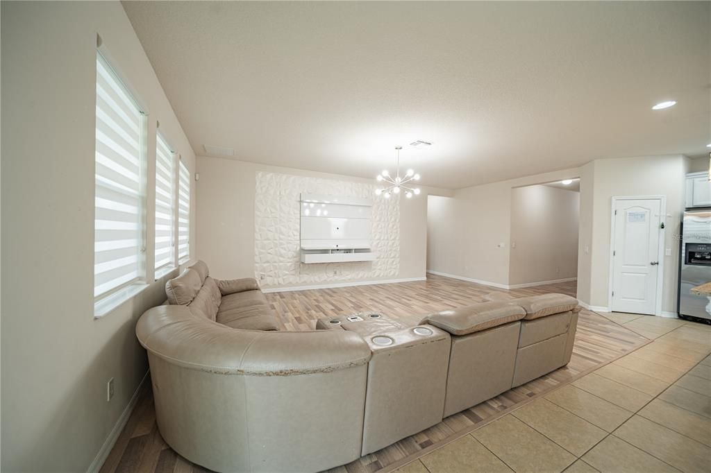 Под контрактом: $2,800 (4 спален, 2 ванн, 1980 Квадратных фут)