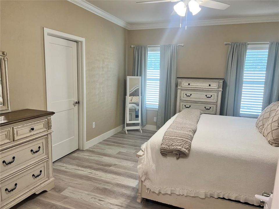 For Sale: $347,900 (3 beds, 2 baths, 1478 Square Feet)