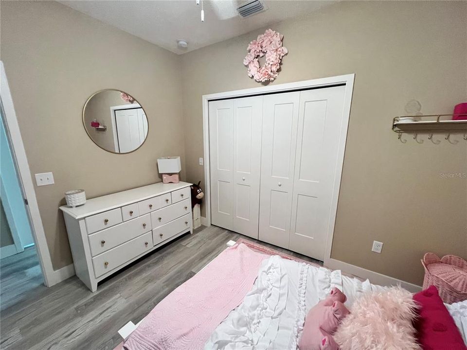 For Sale: $347,900 (3 beds, 2 baths, 1478 Square Feet)