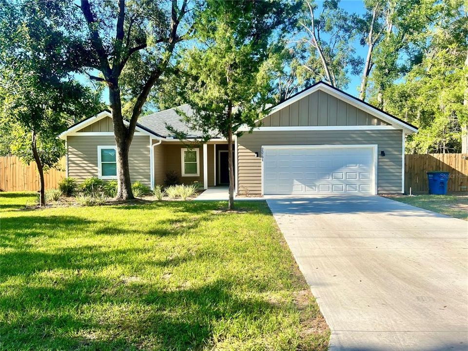 For Sale: $347,900 (3 beds, 2 baths, 1478 Square Feet)