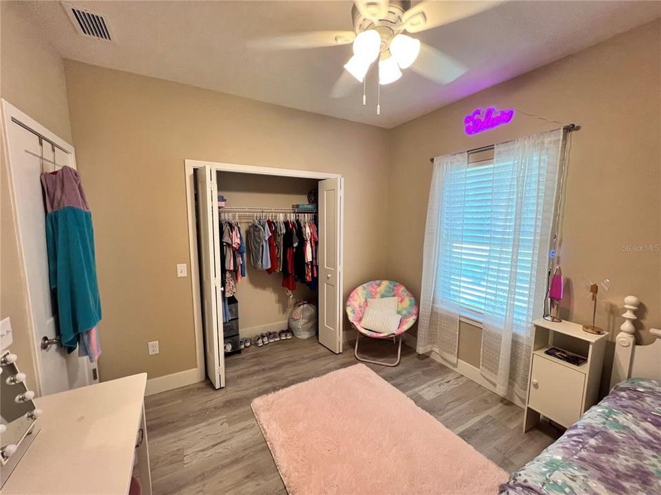 For Sale: $347,900 (3 beds, 2 baths, 1478 Square Feet)