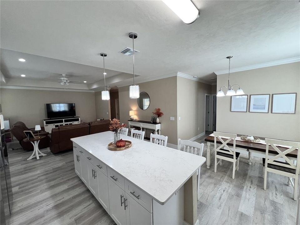 For Sale: $347,900 (3 beds, 2 baths, 1478 Square Feet)