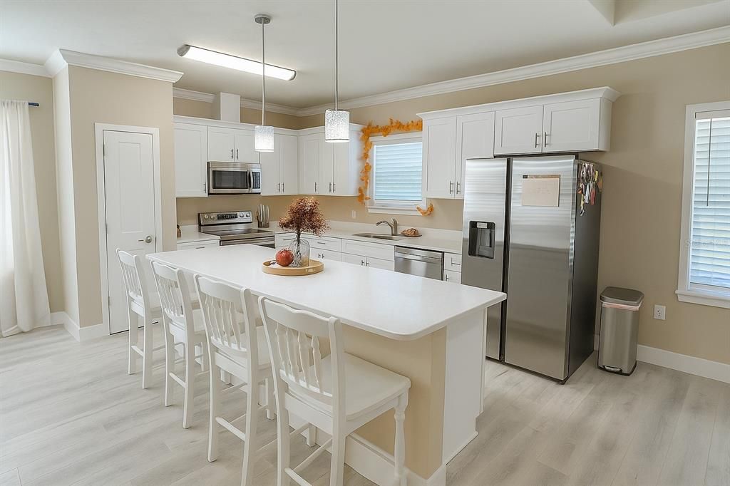 For Sale: $347,900 (3 beds, 2 baths, 1478 Square Feet)