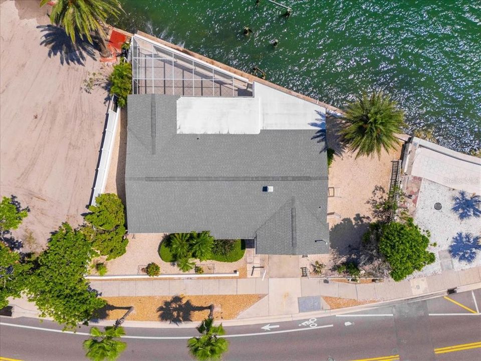 合同活跃: $1,680,000 (2 贝兹, 2 浴室, 1435 平方英尺)