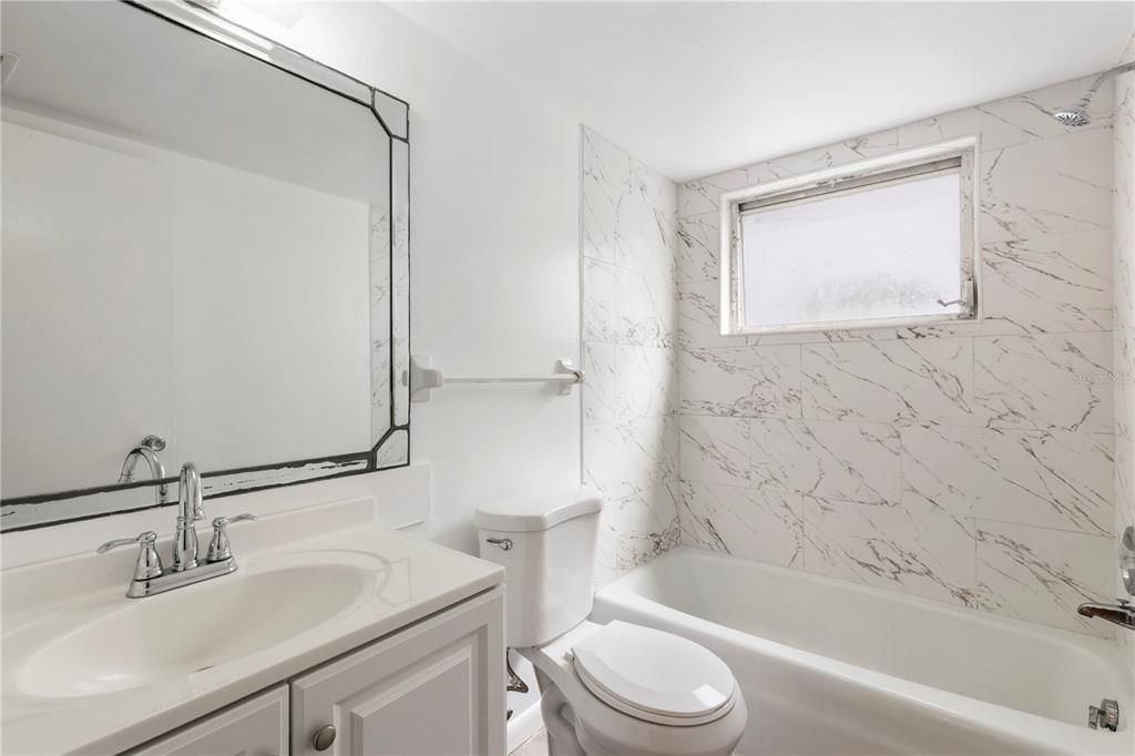 待售: $108,000 (1 贝兹, 1 浴室, 561 平方英尺)