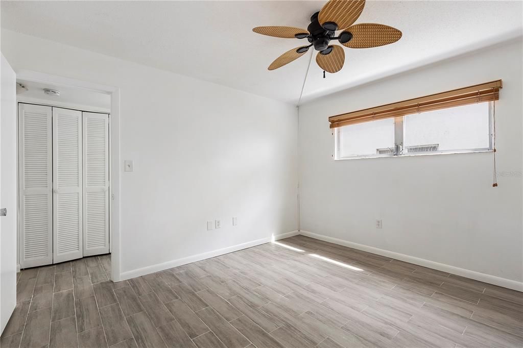 待售: $108,000 (1 贝兹, 1 浴室, 561 平方英尺)