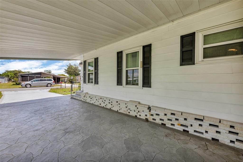 Под контрактом: $162,000 (2 спален, 2 ванн, 1012 Квадратных фут)