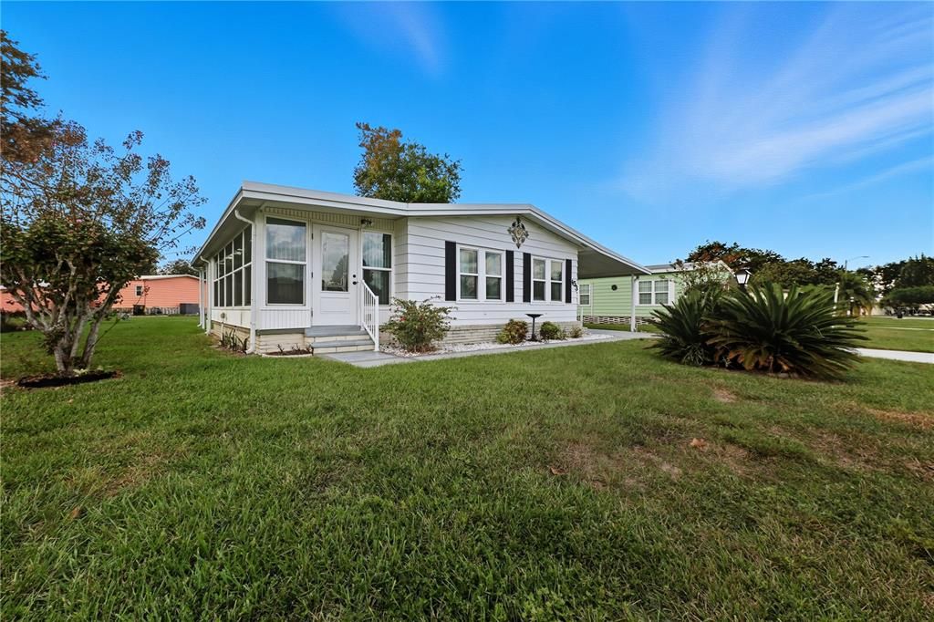 Под контрактом: $162,000 (2 спален, 2 ванн, 1012 Квадратных фут)