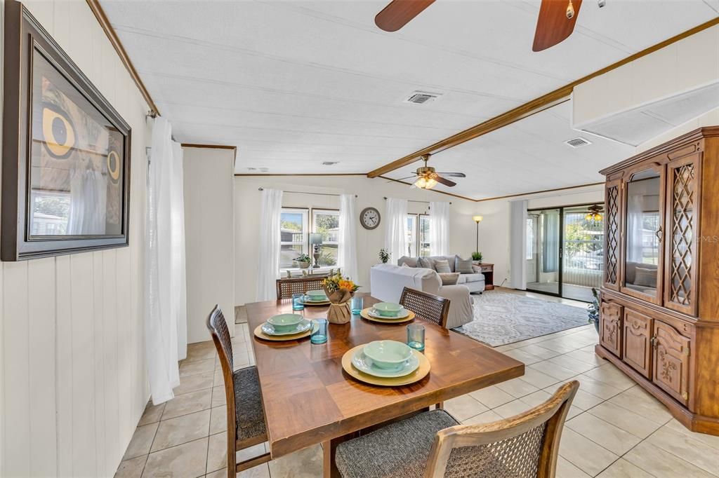 Под контрактом: $162,000 (2 спален, 2 ванн, 1012 Квадратных фут)