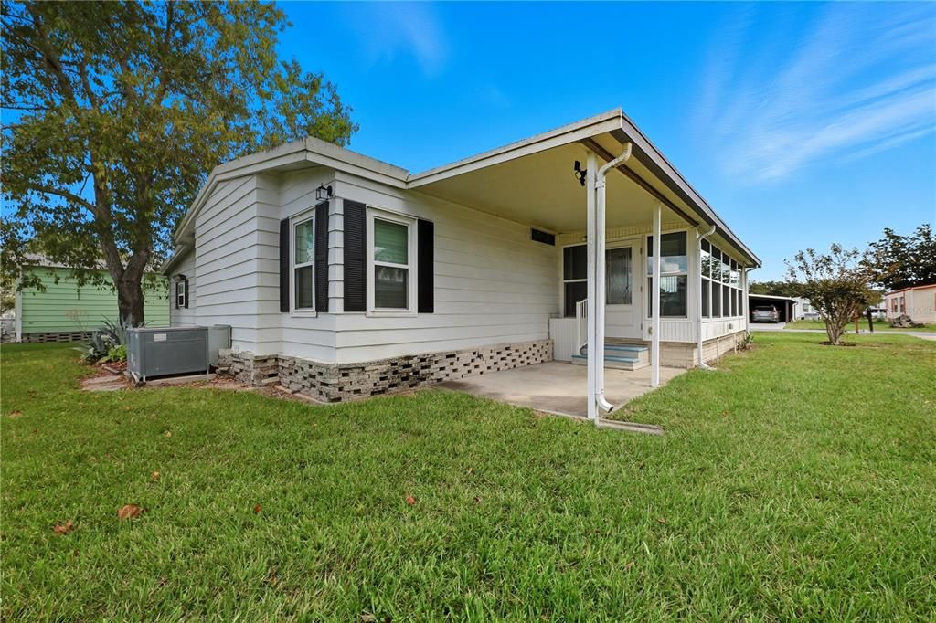 Под контрактом: $162,000 (2 спален, 2 ванн, 1012 Квадратных фут)