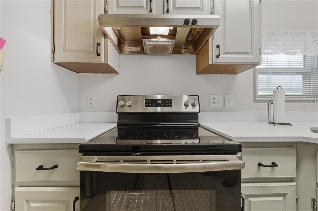 Под контрактом: $162,000 (2 спален, 2 ванн, 1012 Квадратных фут)