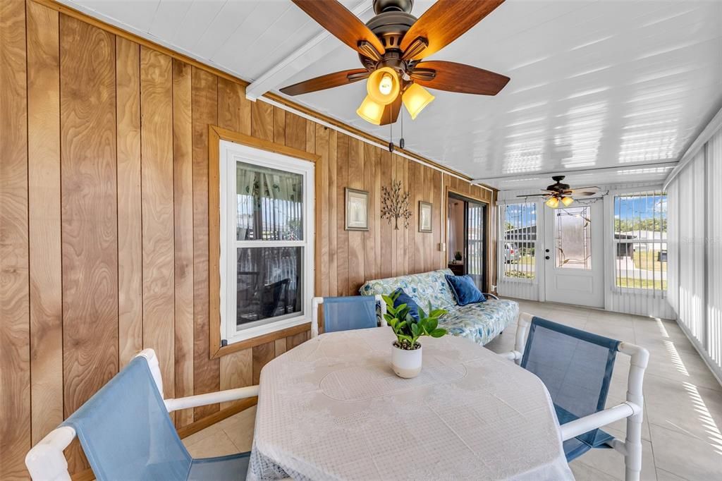 Под контрактом: $162,000 (2 спален, 2 ванн, 1012 Квадратных фут)