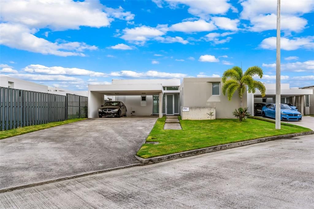 En Venta: $569,000 (4 camas, 3 baños, 2340 Pies cuadrados)